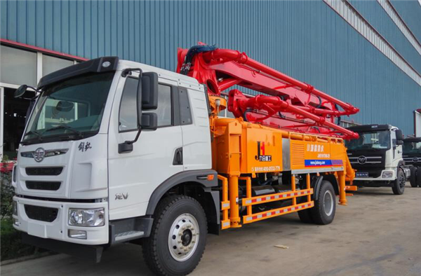 Bơm bê tông cần 37m-38m